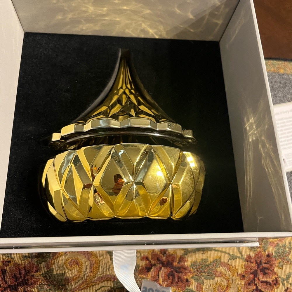Hershey’s Kisses Candy Dish